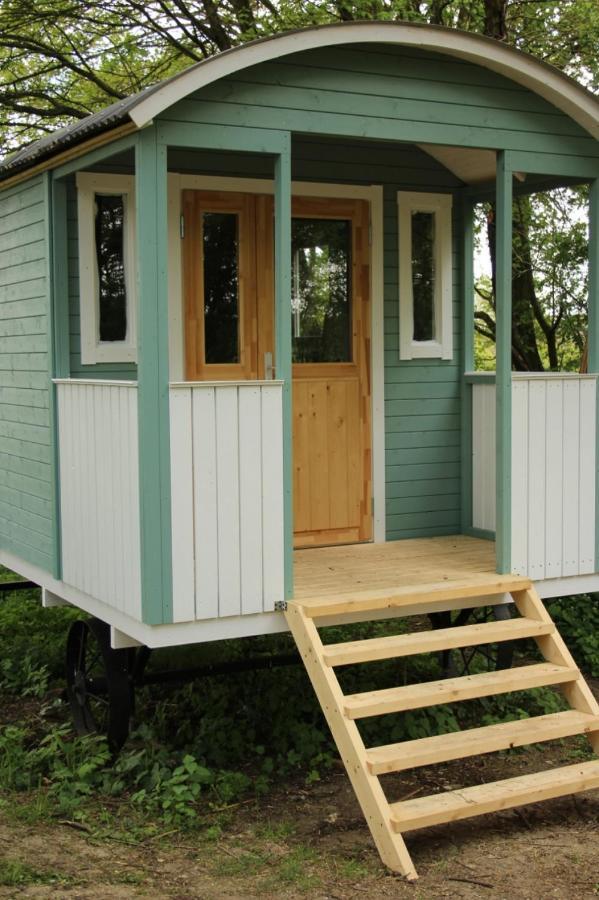 The Kestrel Shepherd Hut, Whitehouse Farm Стоумаркет Екстериор снимка