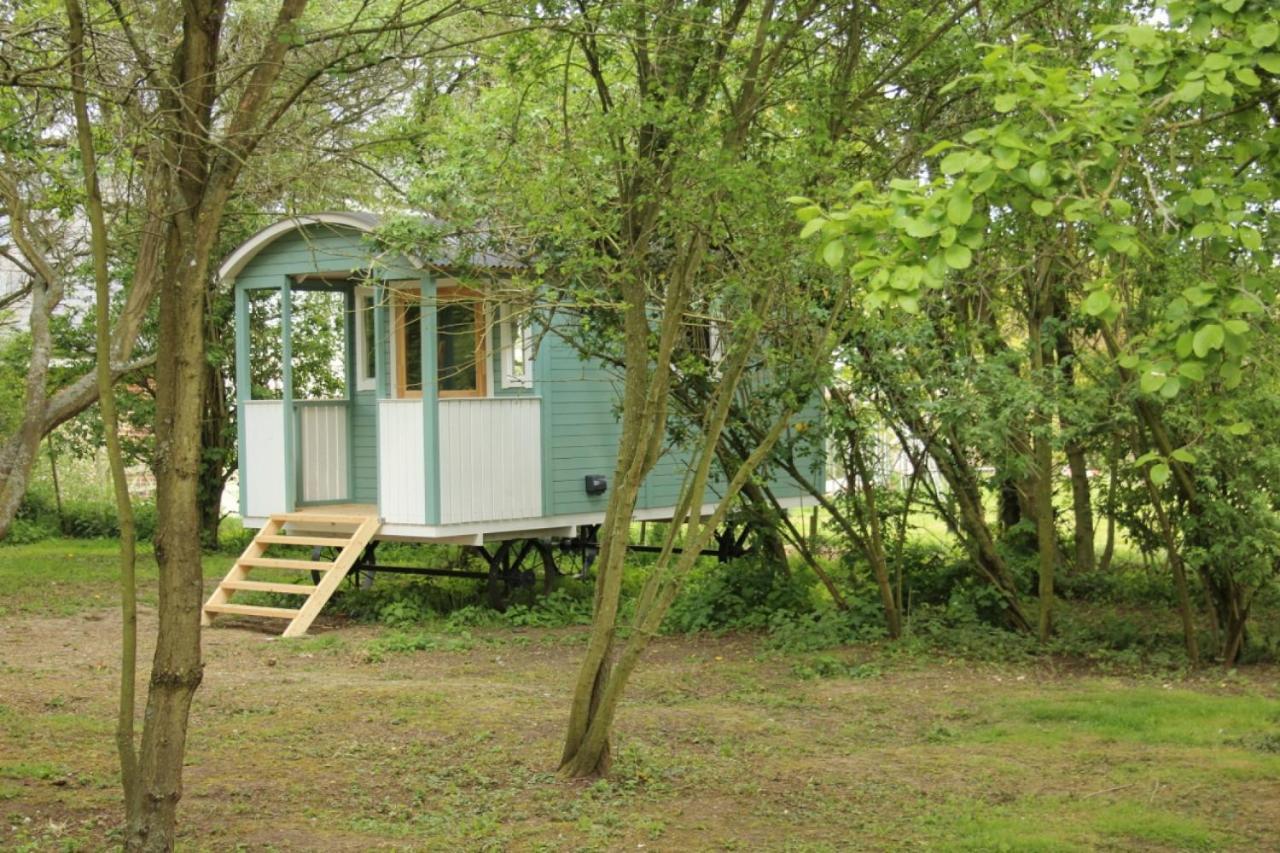 The Kestrel Shepherd Hut, Whitehouse Farm Стоумаркет Екстериор снимка