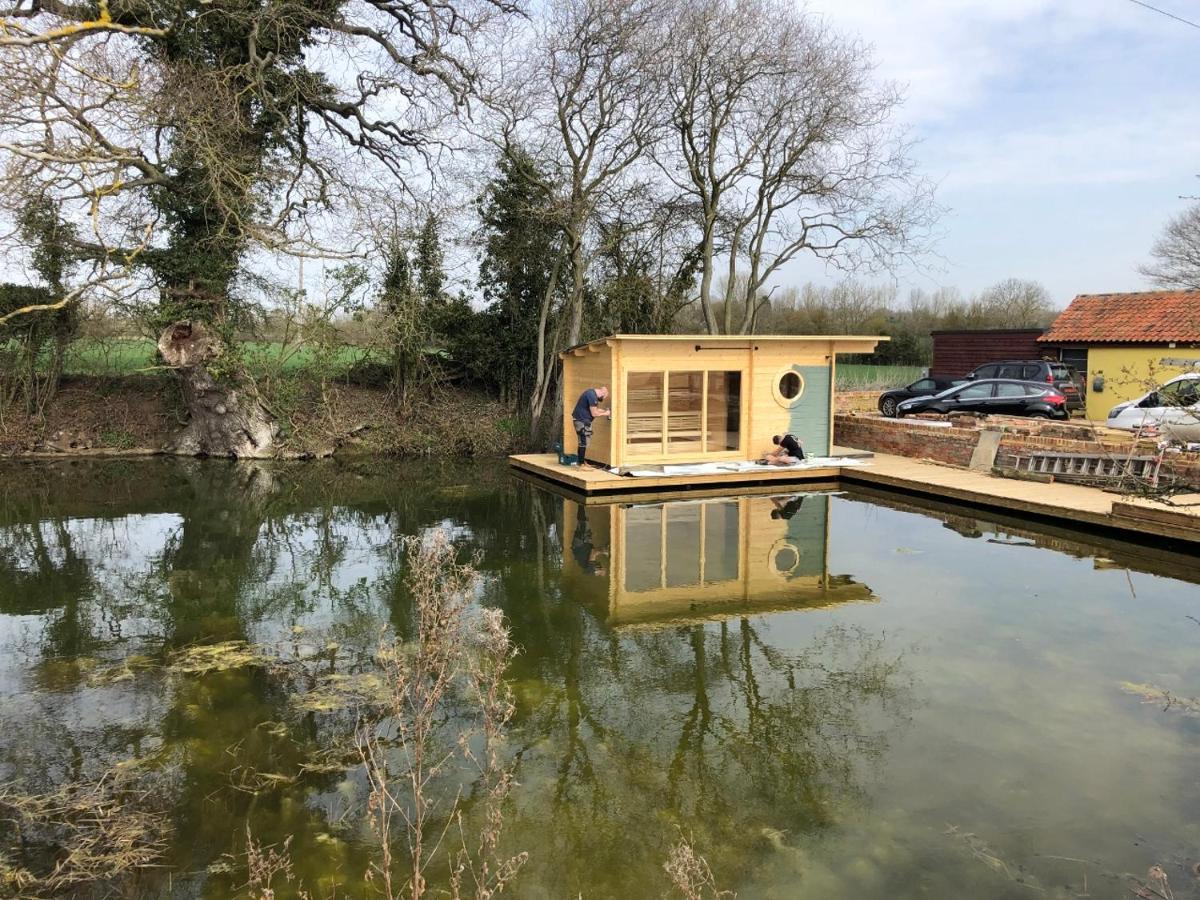 The Kestrel Shepherd Hut, Whitehouse Farm Стоумаркет Екстериор снимка